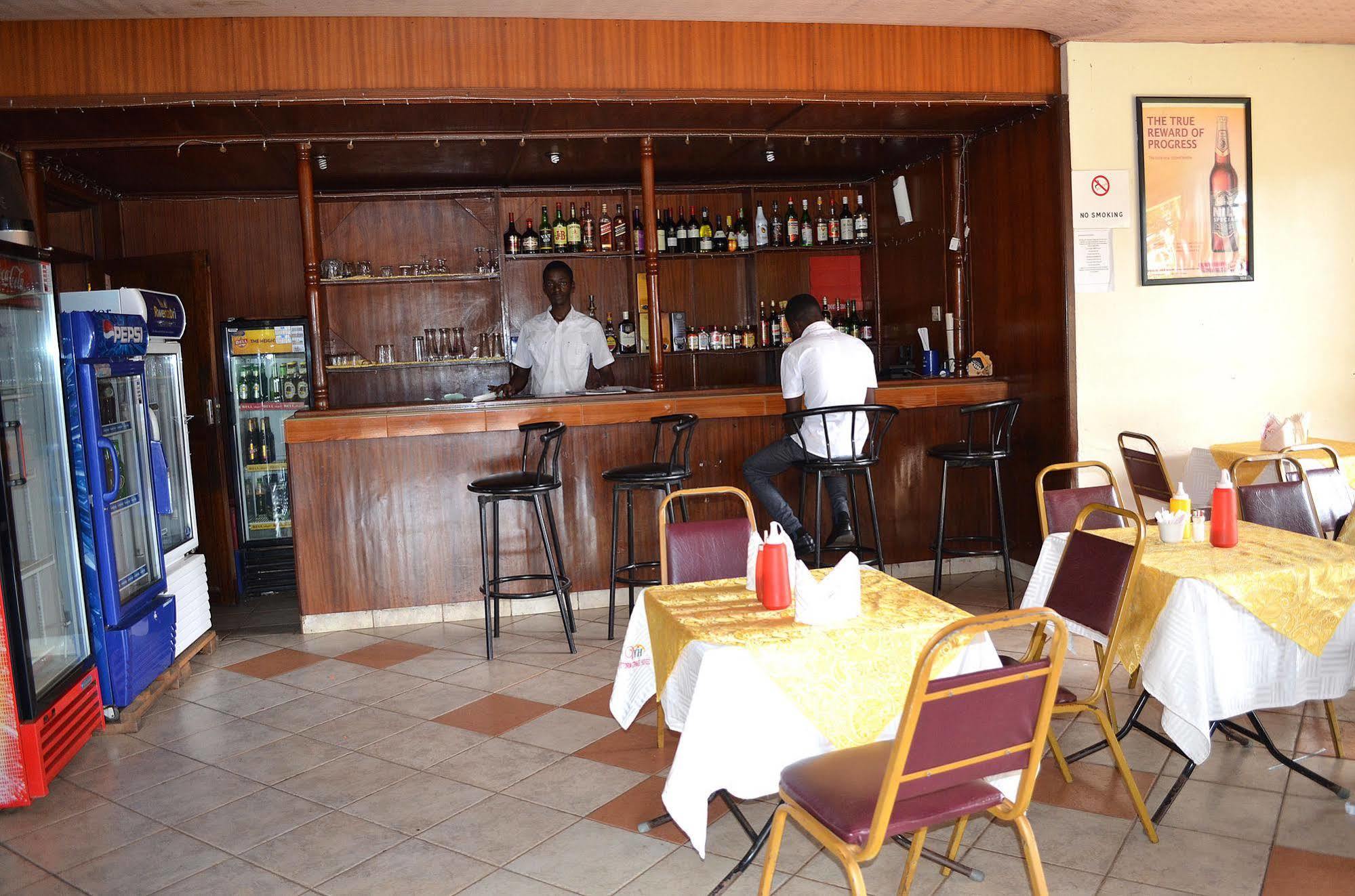Victoria Travel Hotel Kampala Exterior foto
